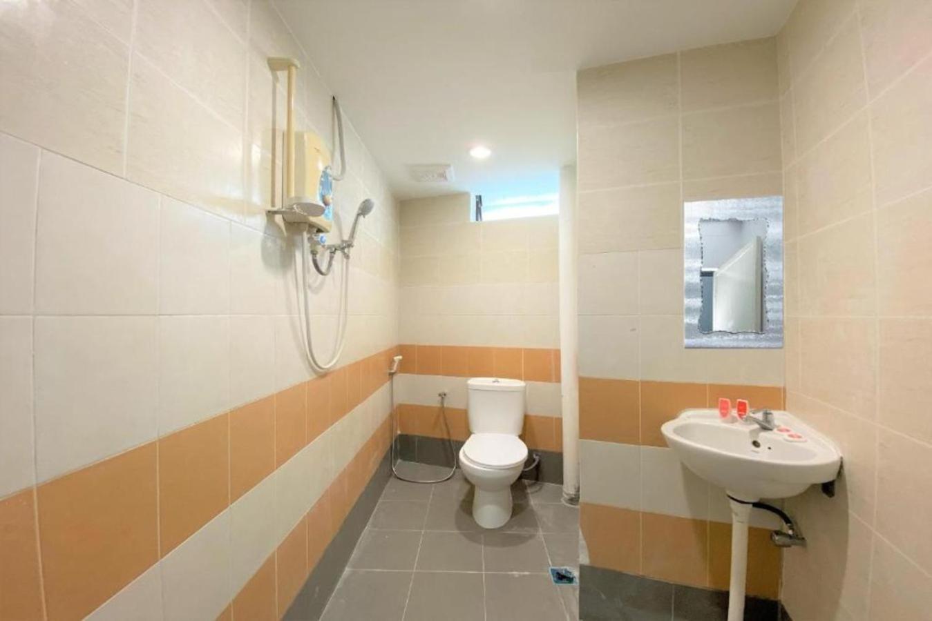 B Hotel Penang George Town Zewnętrze zdjęcie